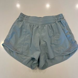 Lululemon Hotty Hot Low-Rise Lined Shorts 2.5”
